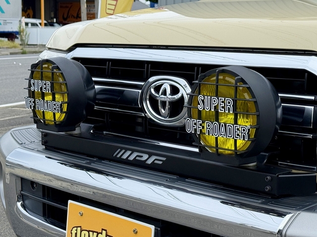 Toyota Land Cruiser 70 Pickup 8