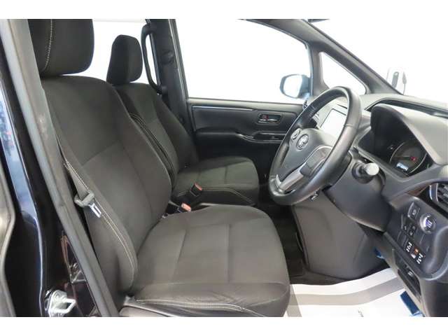 Toyota Esquire 11