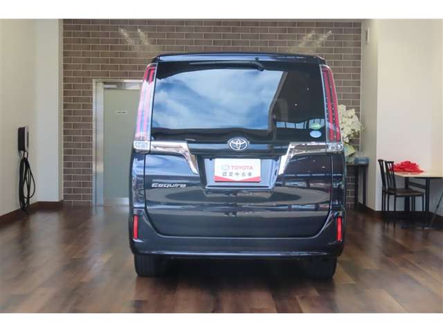 Toyota Esquire 7
