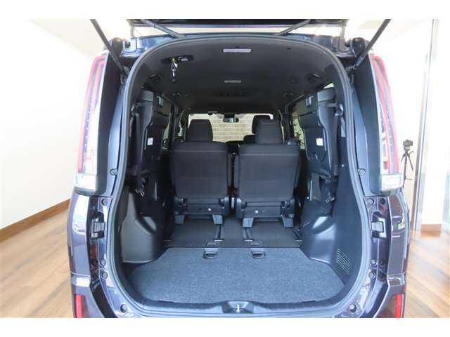 Toyota Esquire 9