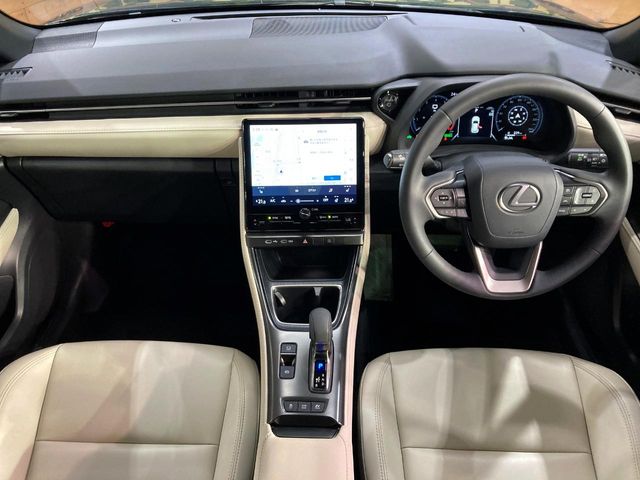 Lexus LBX 2