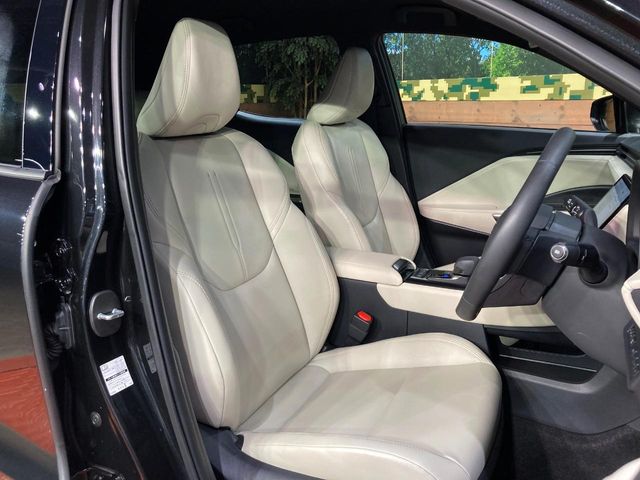 Lexus LBX 9