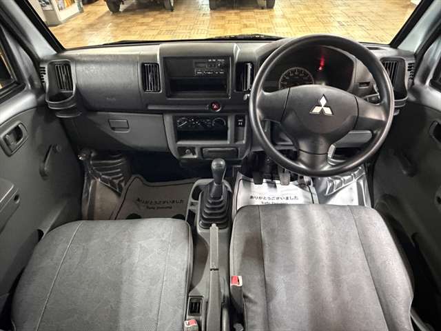 Mitsubishi Minicab Van 2