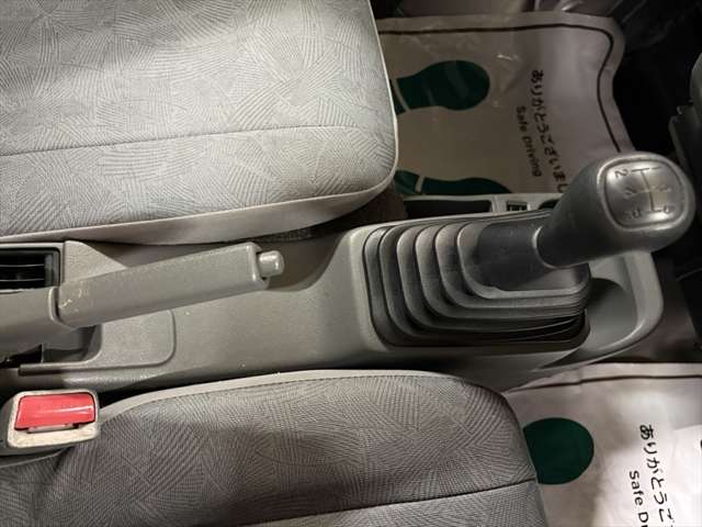 Mitsubishi Minicab Van 7