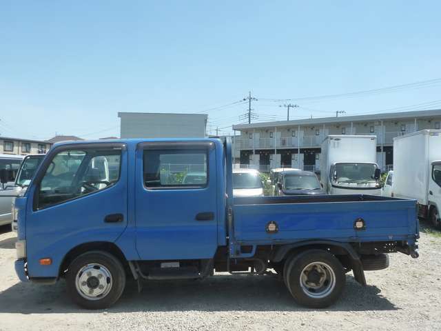 Hino Dutro 3