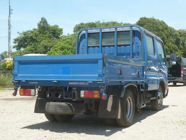 Hino Dutro 6