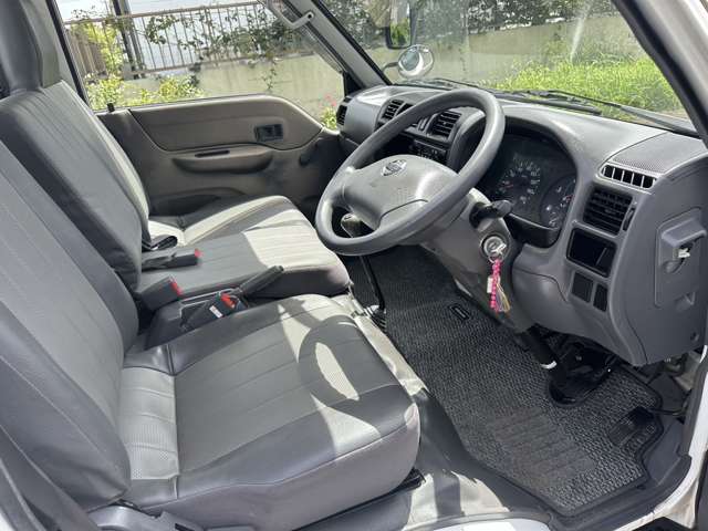 Nissan Vanette Truck 9