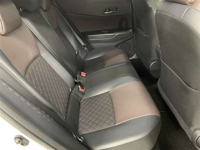 Toyota C-HR 10