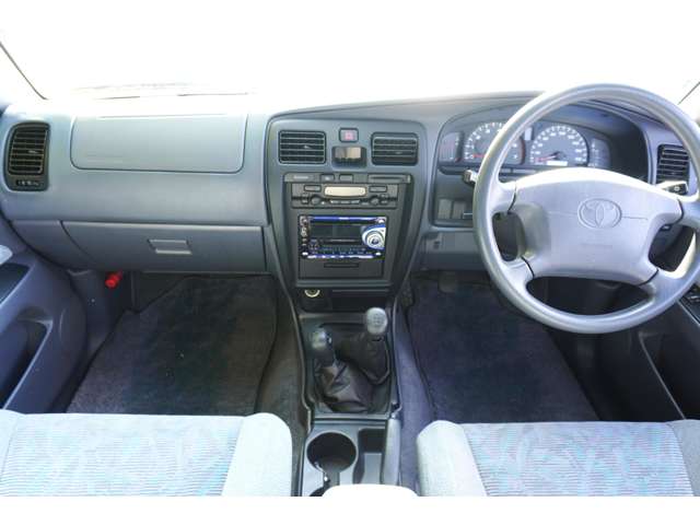 Toyota Hilux Surf 7