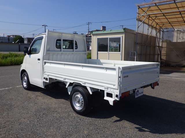 Toyota Light Ace Truck 2