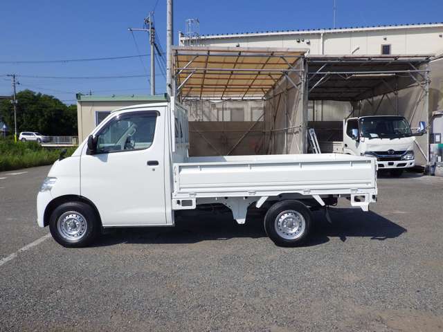 Toyota Light Ace Truck 3
