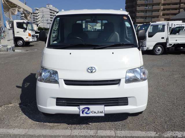 Toyota Light Ace Truck 4