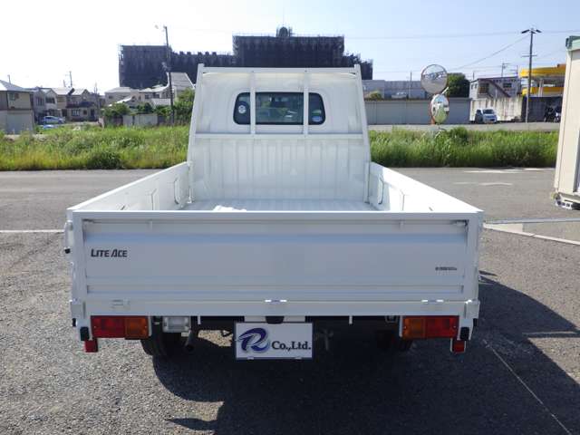 Toyota Light Ace Truck 5