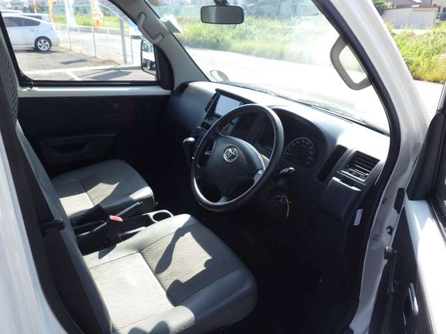 Toyota Light Ace Truck 9