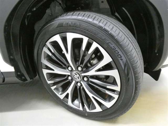 Toyota Yaris Cross 8