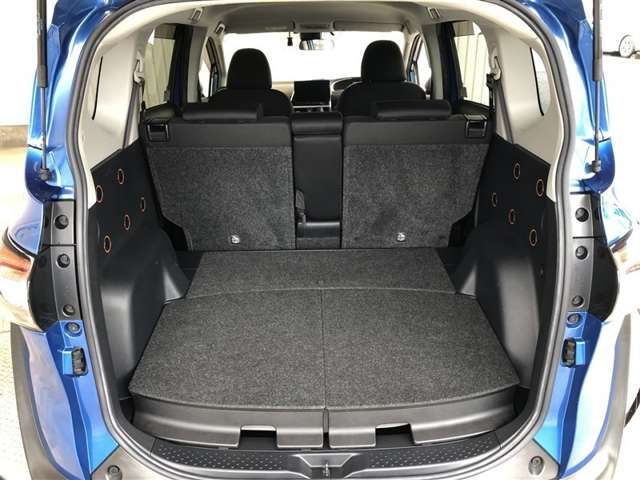 Toyota Sienta 12
