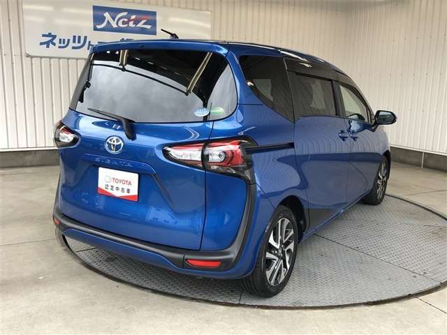 Toyota Sienta 5