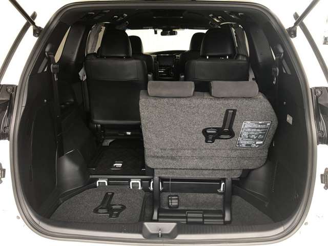 Toyota Estima 12