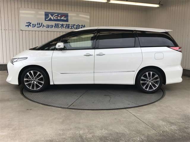 Toyota Estima 4