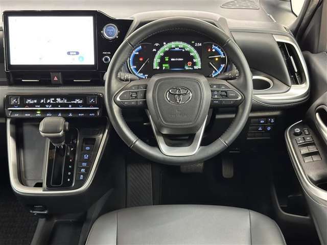 Toyota Noah 3