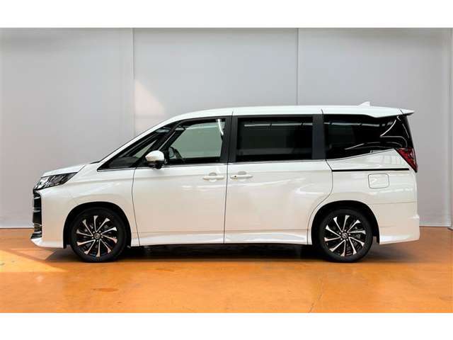 Toyota Noah 8