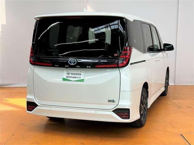 Toyota Noah 9
