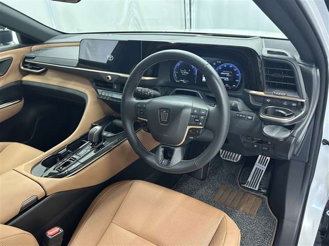 Toyota Crown Sport 7