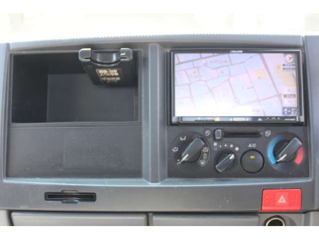 Isuzu Elf 12