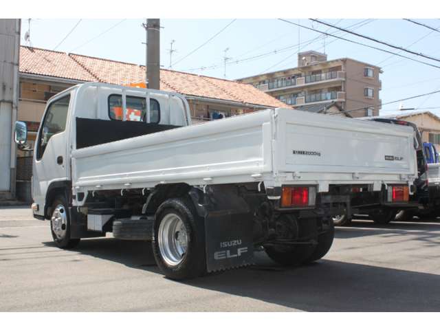 Isuzu Elf 4