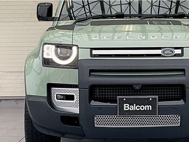 Land Rover Defender 7