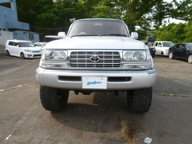 Toyota Land Cruiser 80 2