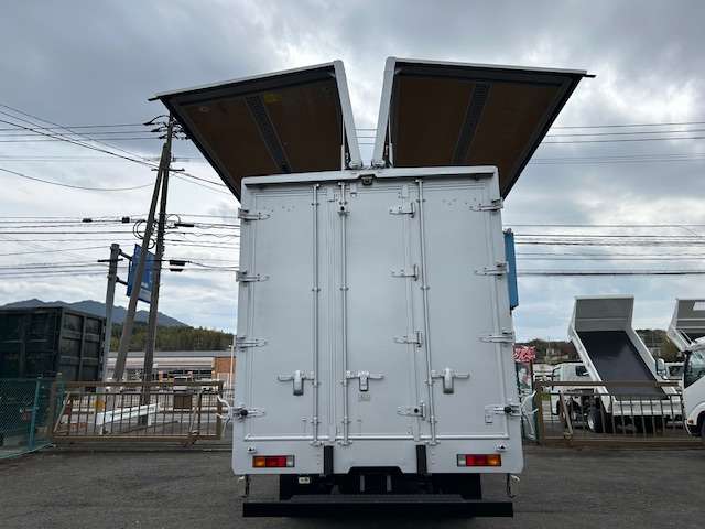 Mitsubishi Fuso Canter 6