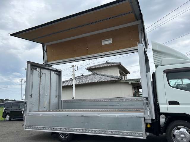 Mitsubishi Fuso Canter 9