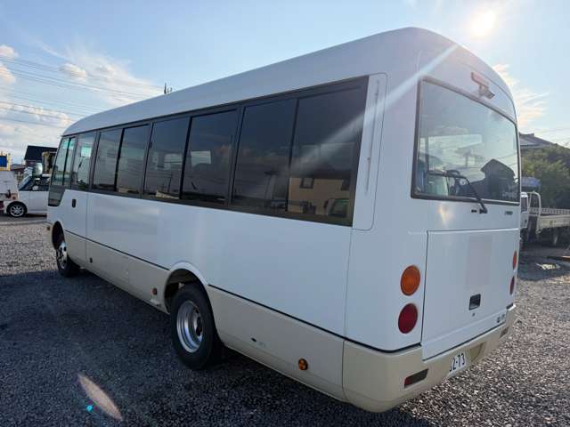 Mitsubishi Fuso Rosa 4