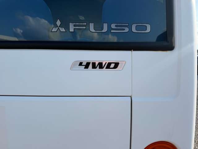 Mitsubishi Fuso Rosa 6