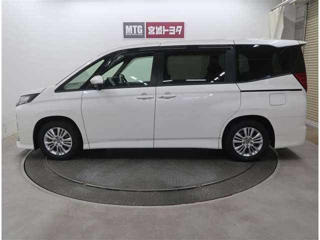 Toyota Noah 8