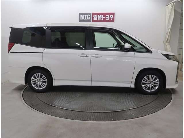 Toyota Noah 9