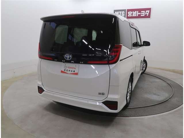 Toyota Noah 10