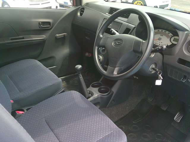 Daihatsu Mira 12