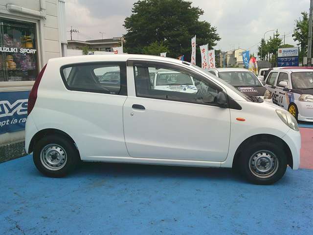 Daihatsu Mira 3