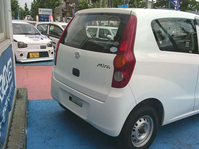 Daihatsu Mira 5