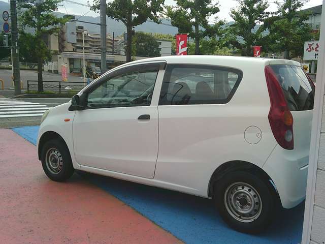 Daihatsu Mira 6