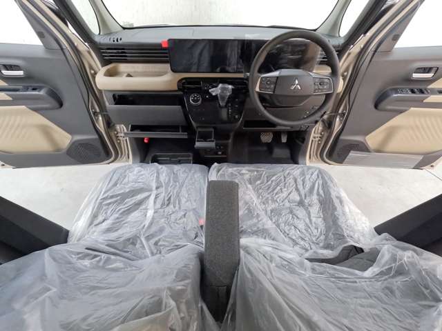 Mitsubishi Delica Mini 11