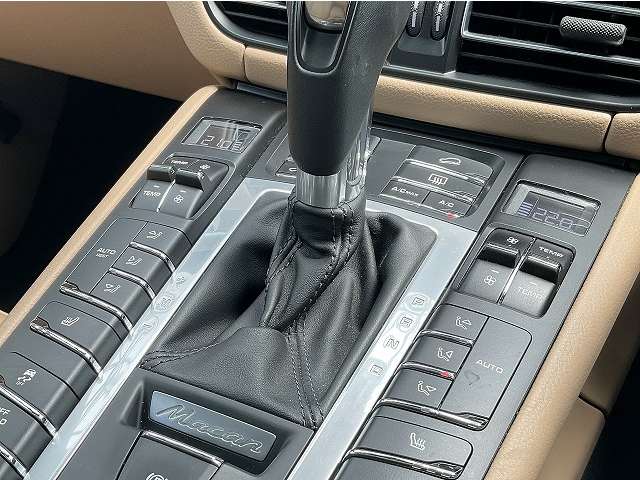 Porsche Macan 9