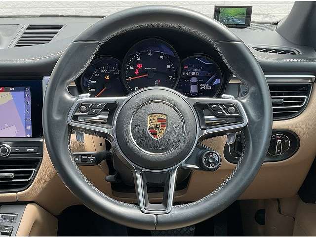 Porsche Macan 10
