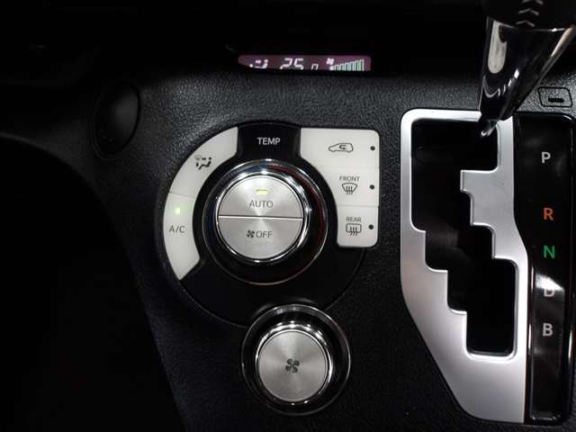 Toyota Sienta 7