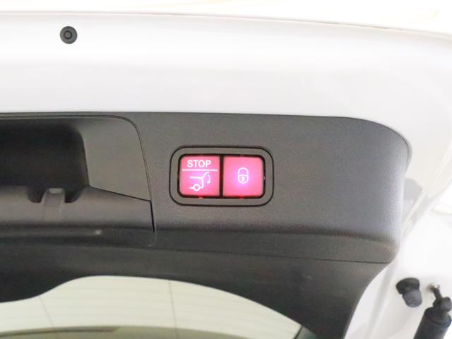 Mercedes-Benz GLB 12
