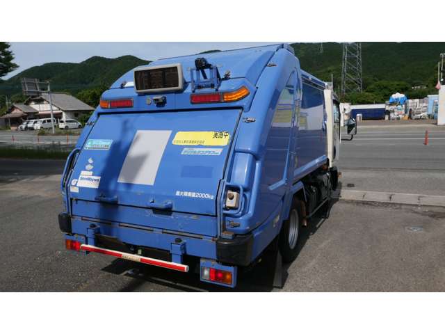 Isuzu Elf 6
