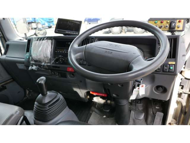 Isuzu Elf 9