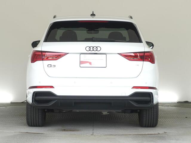 Audi Q3 7